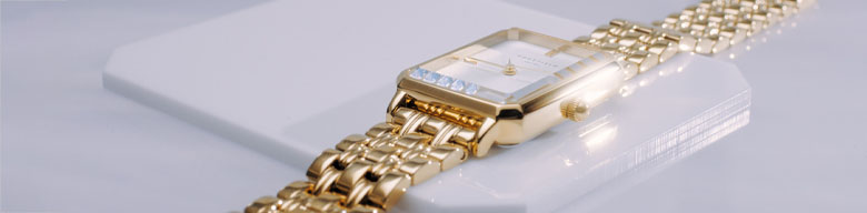 Neliskanttiset kellot