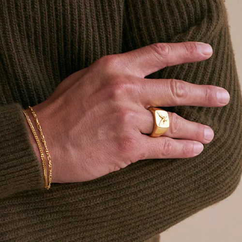 Kultaiset rannekorut