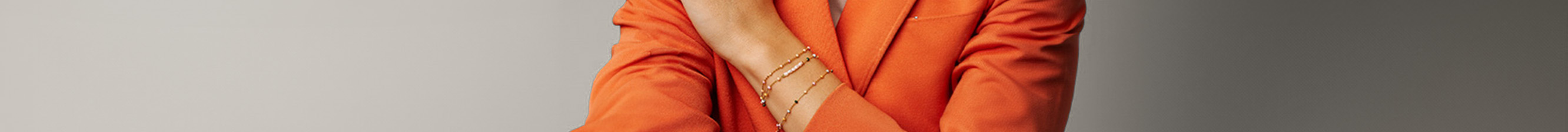 Kultaiset rannekorut