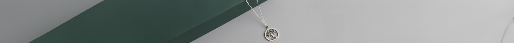 Kaulakoru riipuksella